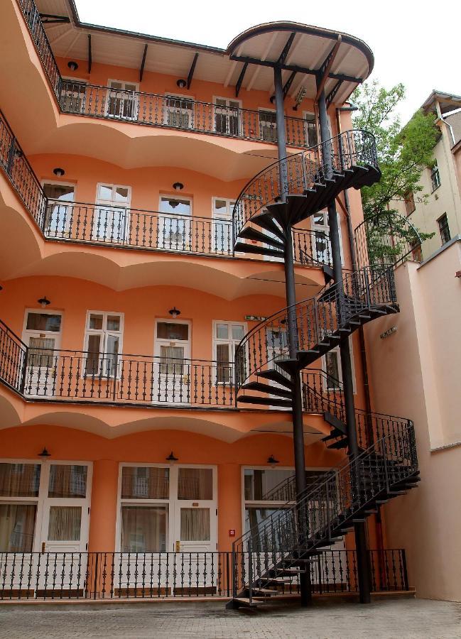 Hotel Patio ปราก ภายนอก รูปภาพ