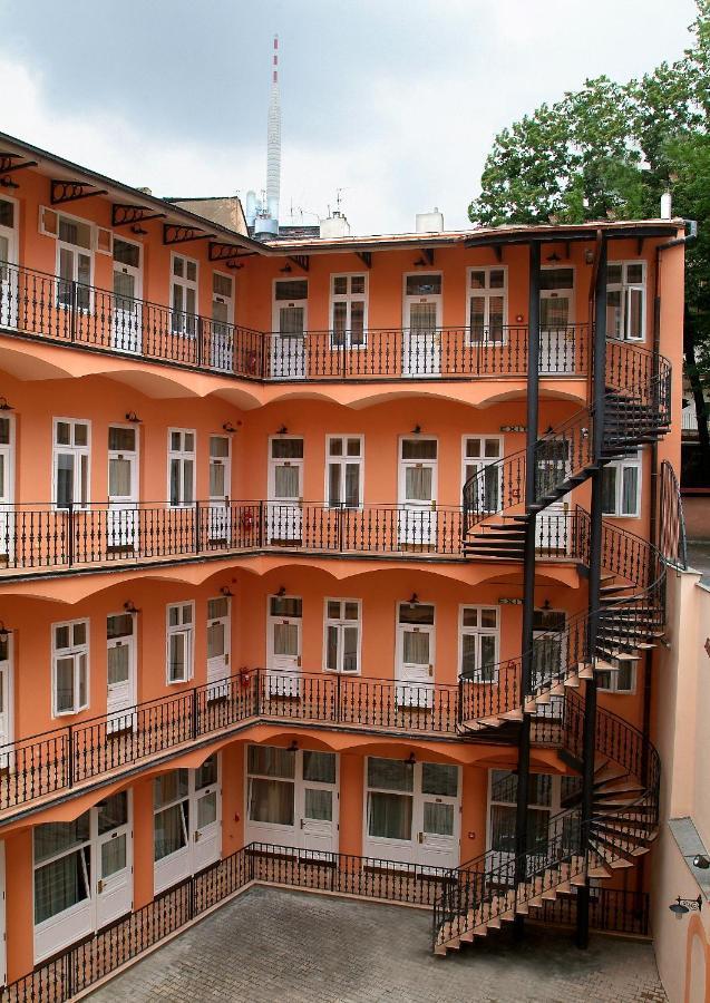 Hotel Patio ปราก ภายนอก รูปภาพ